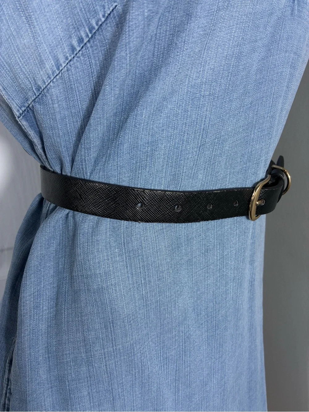 Juicy Couture Womens belt Sz L Black Textured faux leather with Gold Buckle
